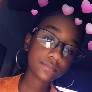 Meet your Posher, Najiah